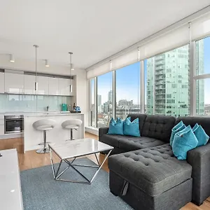  Apartment Unbeatable Downtown Experience- Walk To Bars, Casino, Stampede & Saddledome Bonus Banff Pass, Parking & Wine! Canada