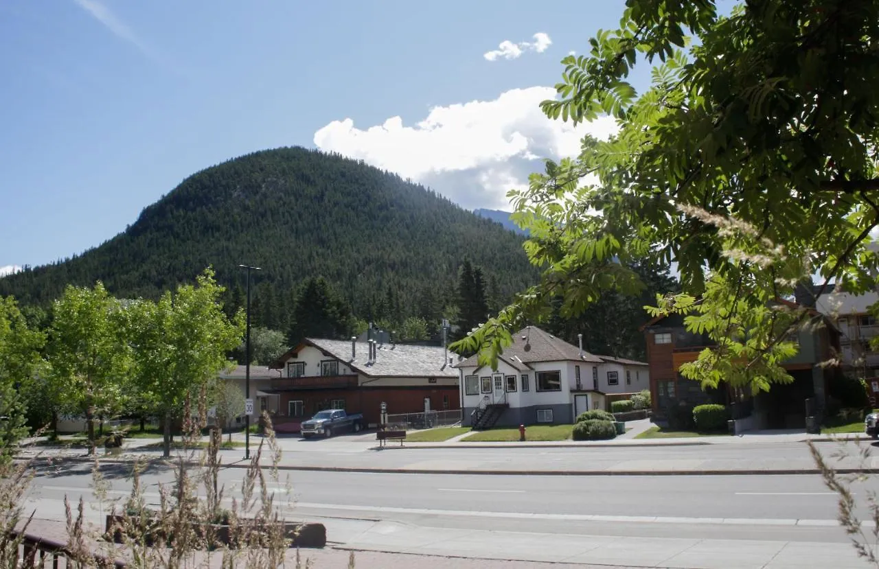 *** Hotel High Country Inn Banff Canada